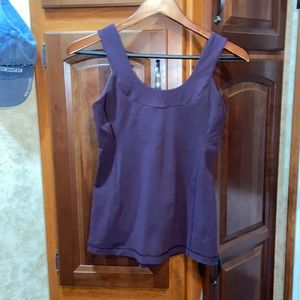 0821 Lululemon women’s workout top size 8